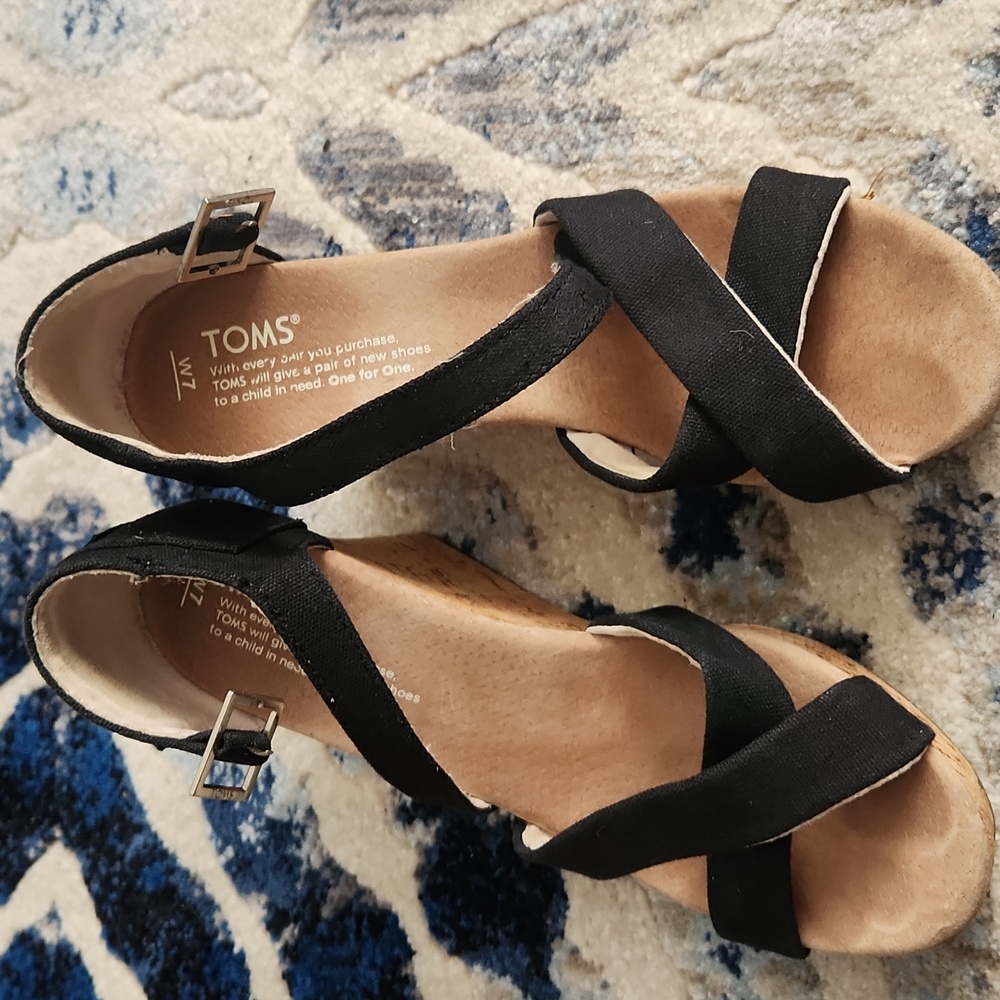 Toms black wedges size 7